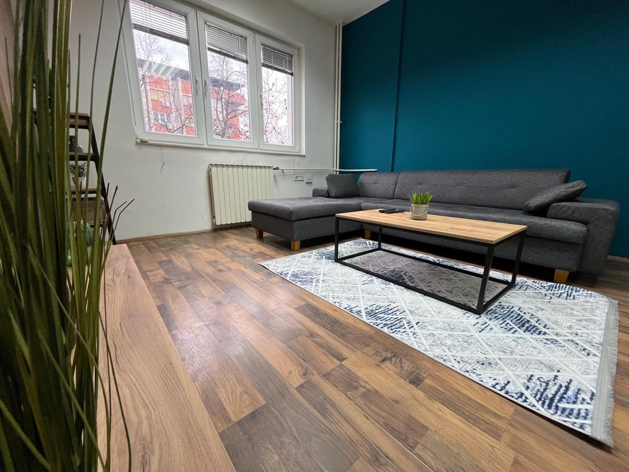 Central M - 5 Apartments Szkopje Kültér fotó
