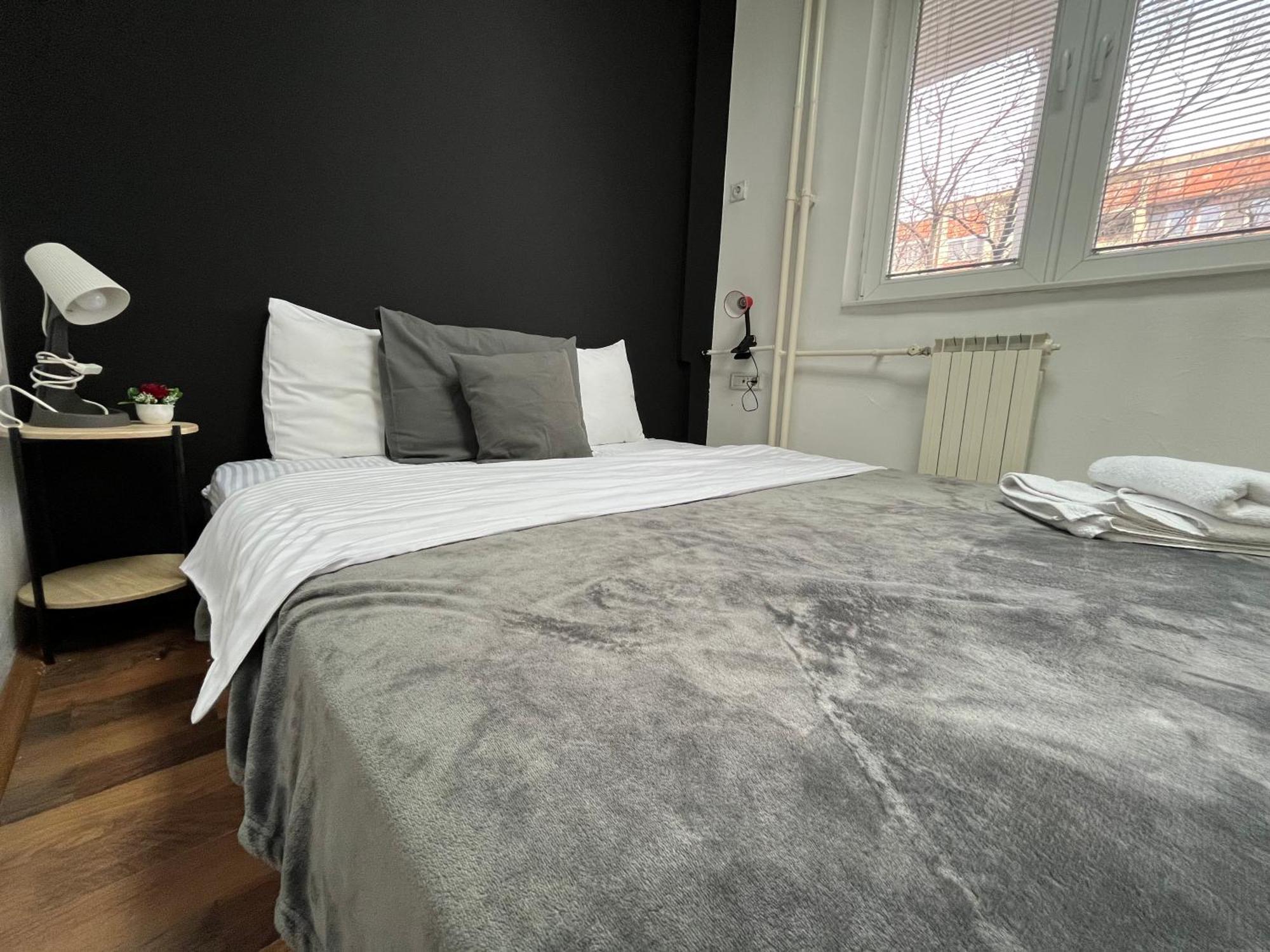 Central M - 5 Apartments Szkopje Kültér fotó