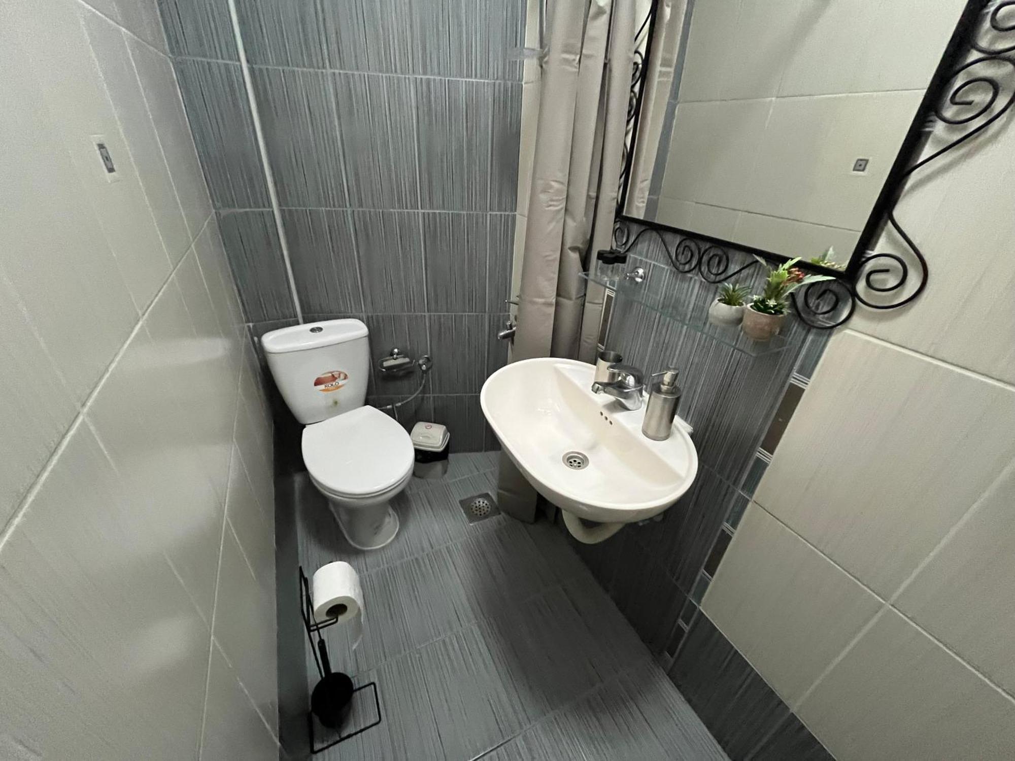 Central M - 5 Apartments Szkopje Kültér fotó