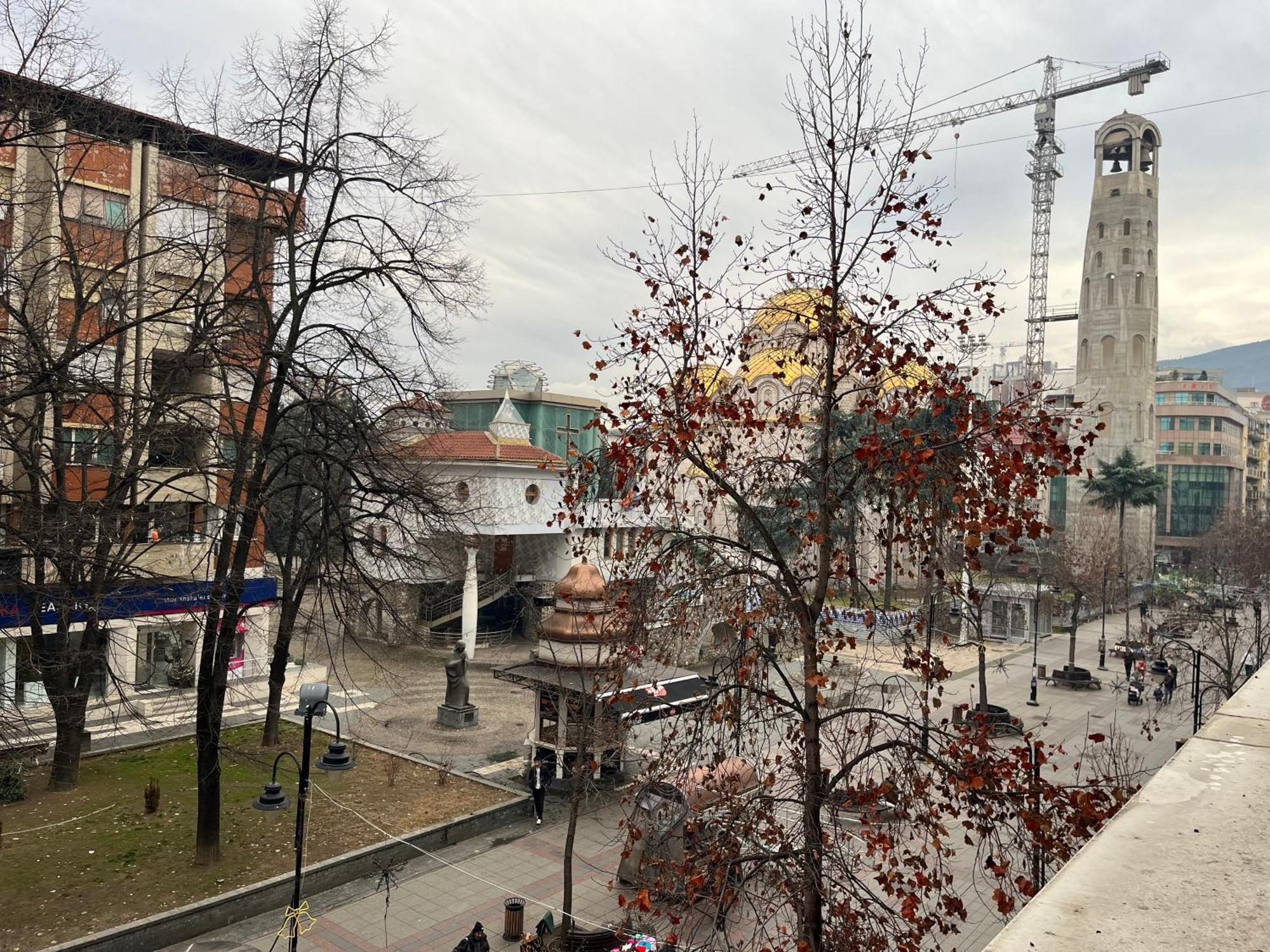 Central M - 5 Apartments Szkopje Kültér fotó