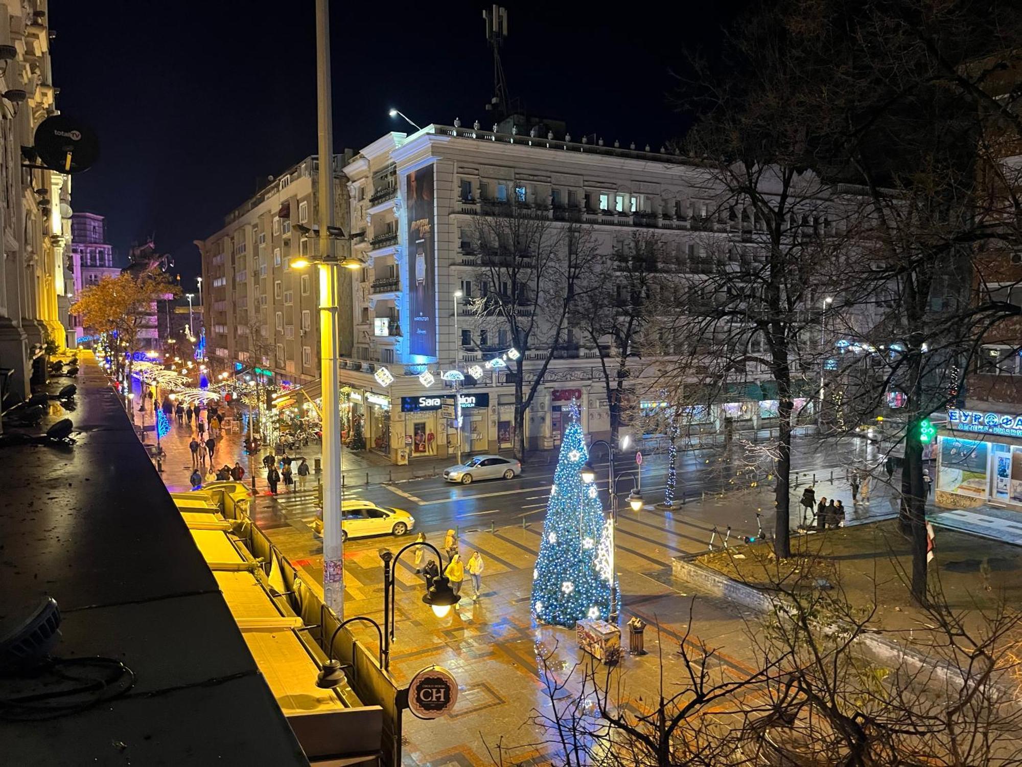 Central M - 5 Apartments Szkopje Kültér fotó