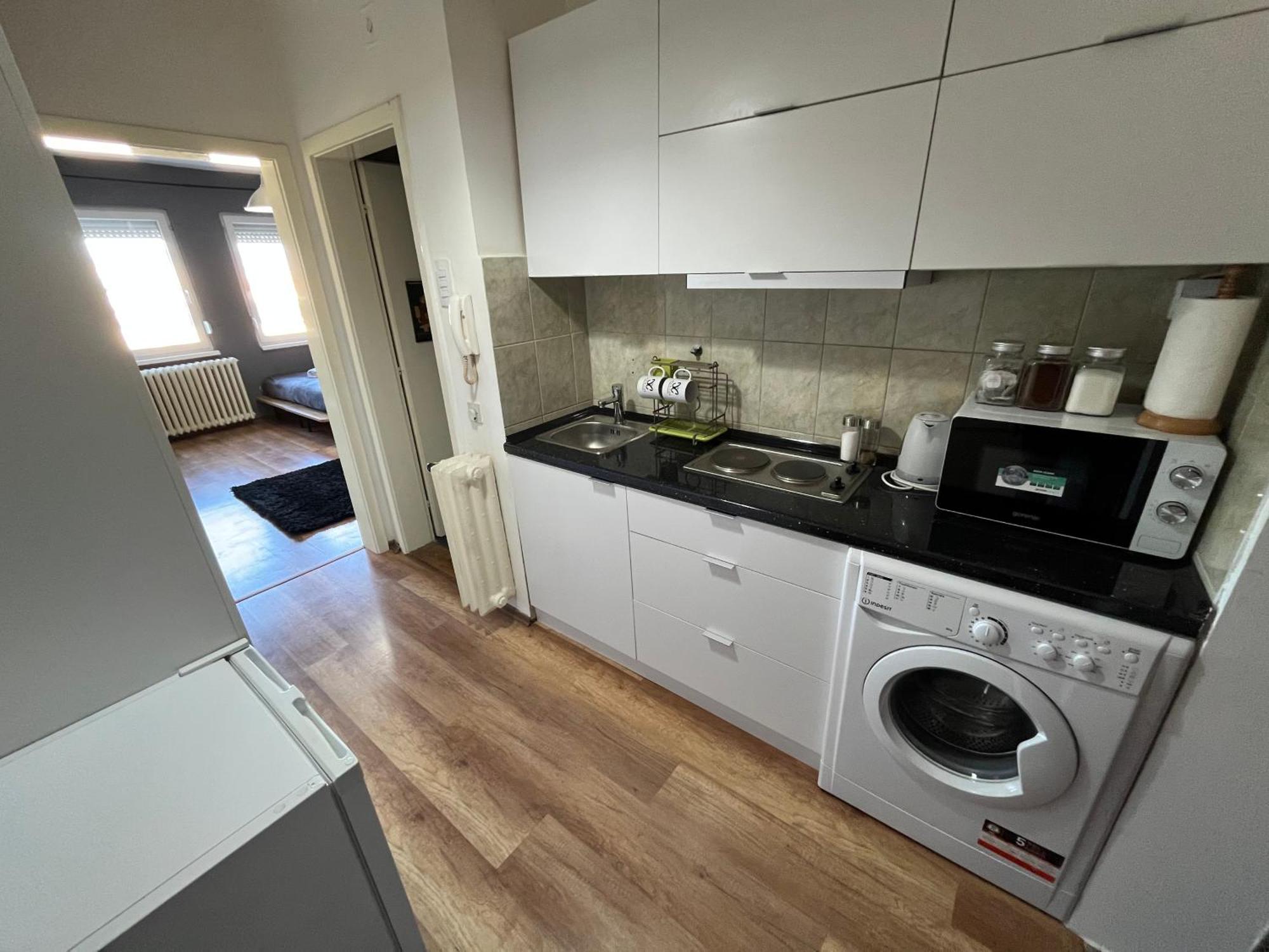 Central M - 5 Apartments Szkopje Kültér fotó
