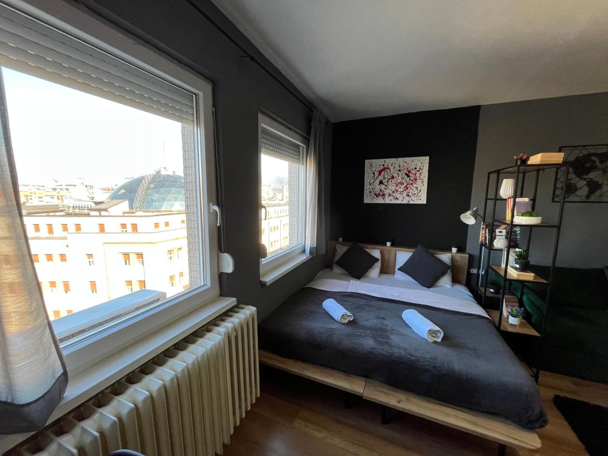 Central M - 5 Apartments Szkopje Kültér fotó