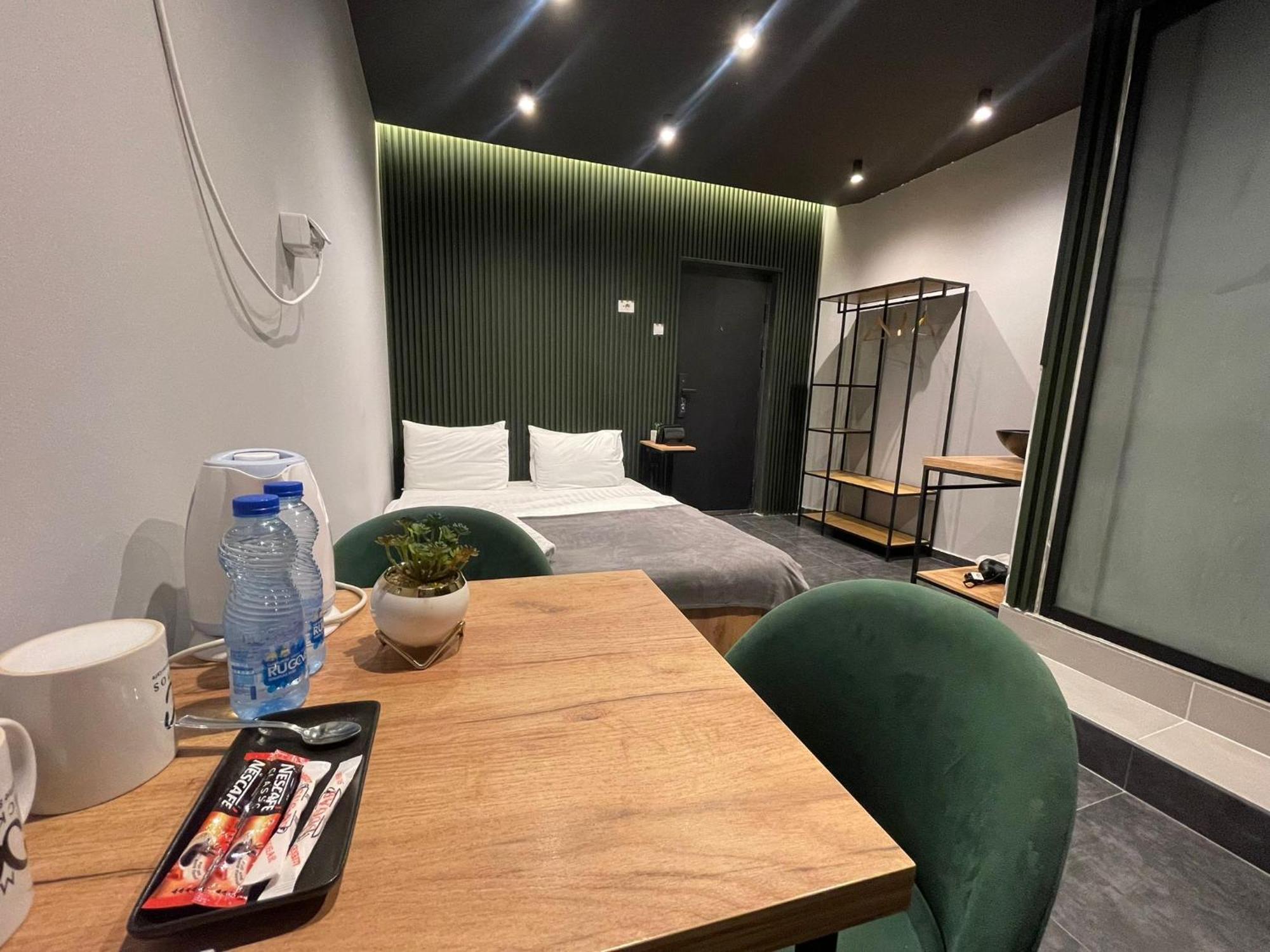 Central M - 5 Apartments Szkopje Kültér fotó