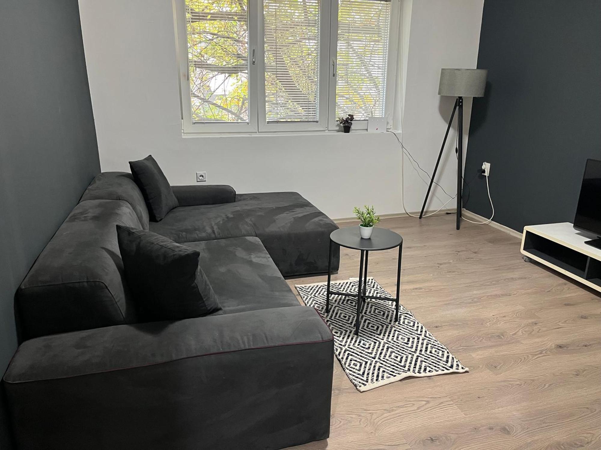 Central M - 5 Apartments Szkopje Kültér fotó