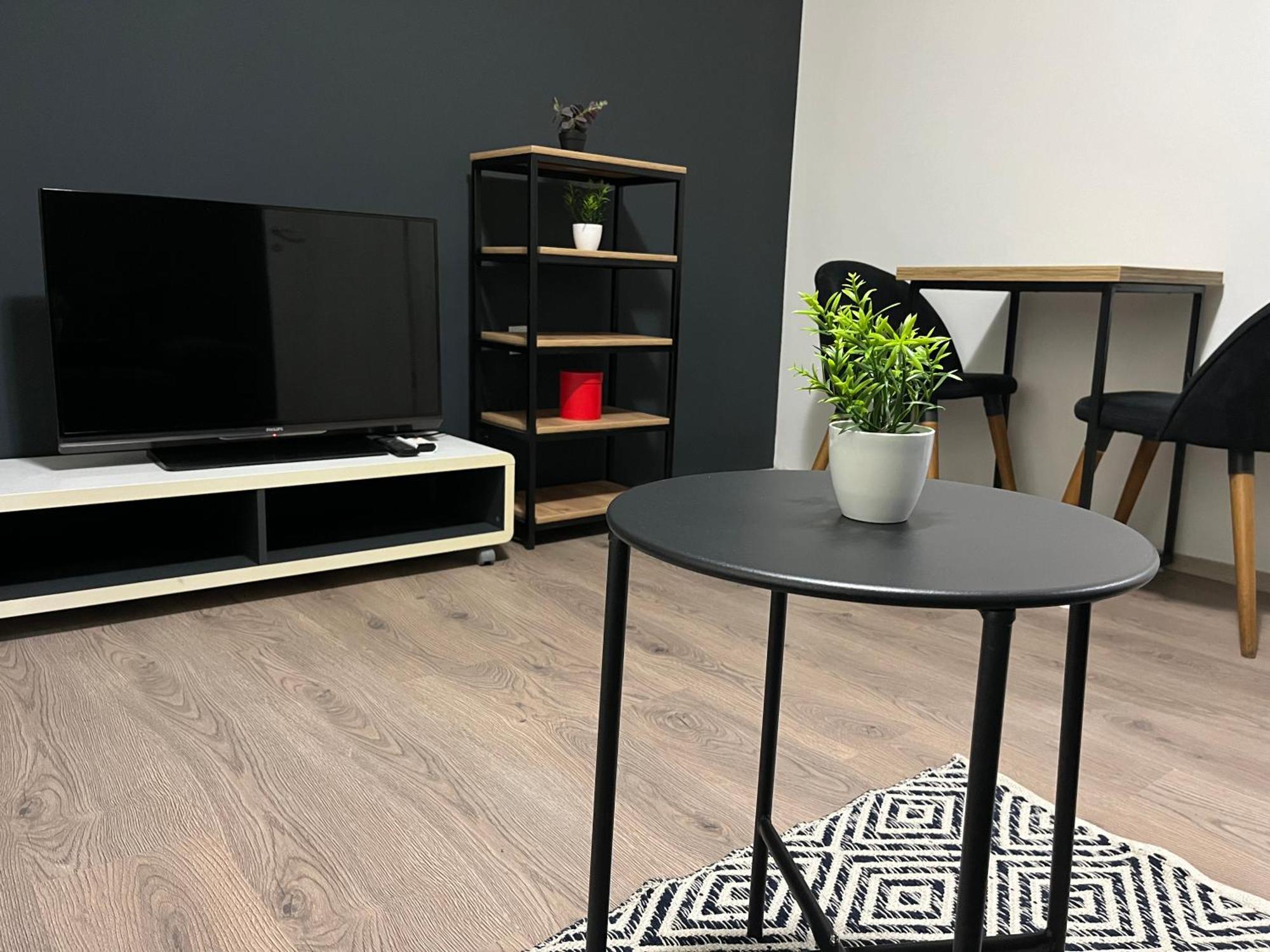 Central M - 5 Apartments Szkopje Kültér fotó