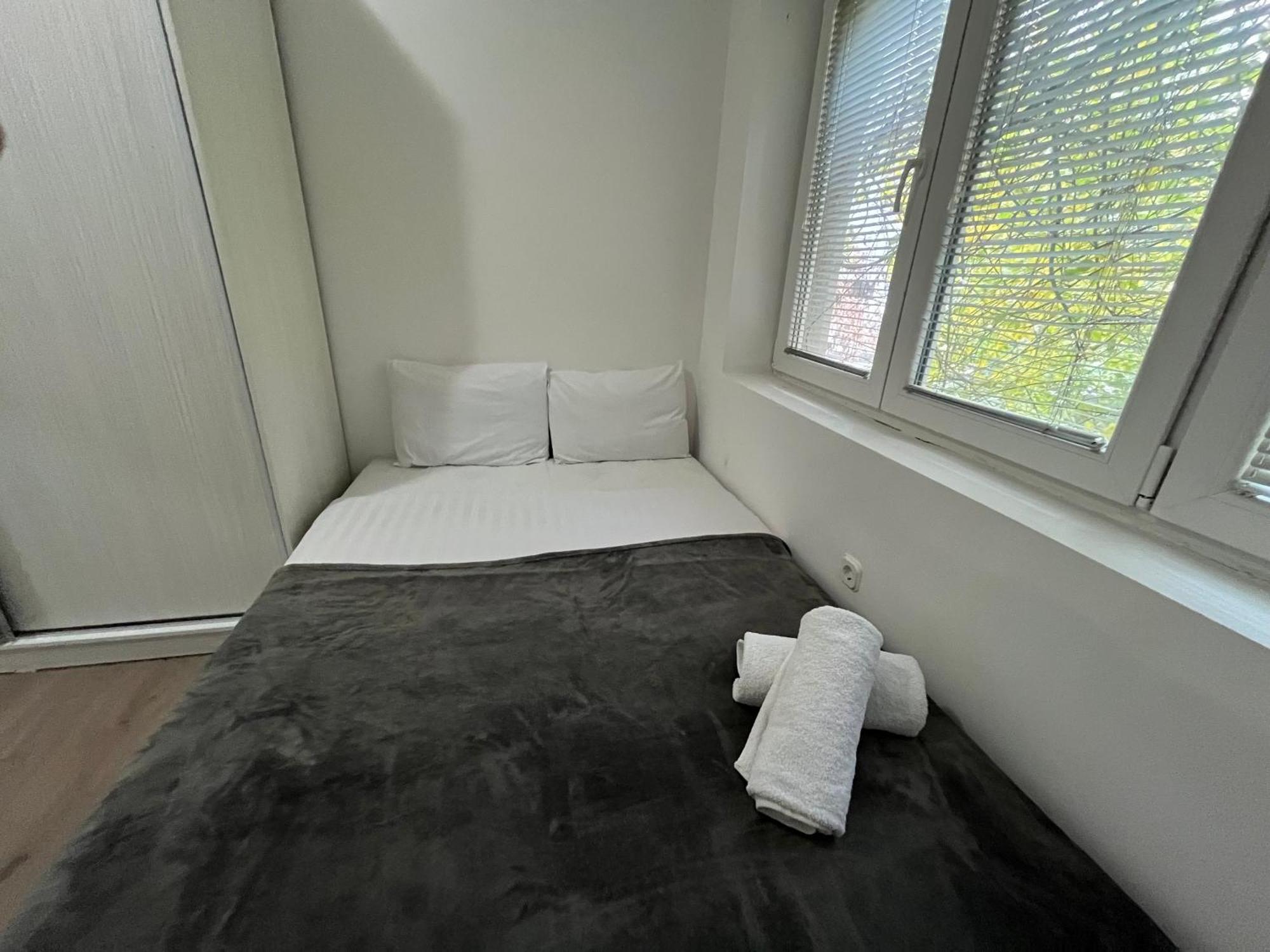 Central M - 5 Apartments Szkopje Kültér fotó